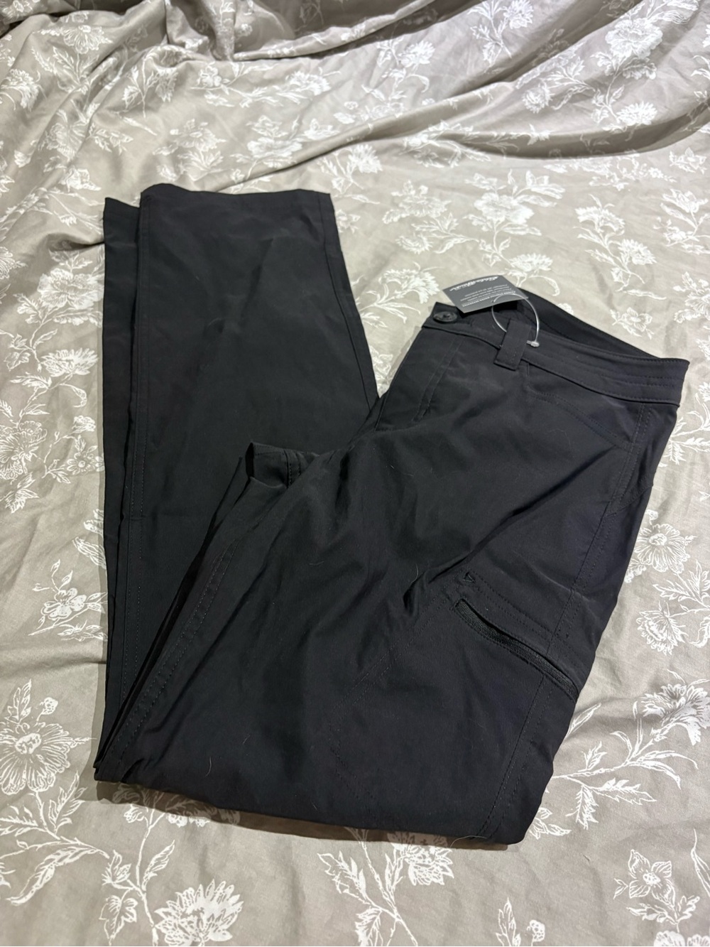 NWT Eddie Bauer black active pants slightly curvy fit straight leg 6